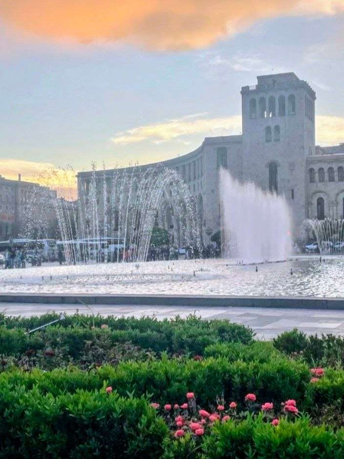 Ереван — фонтан и городская архитектура